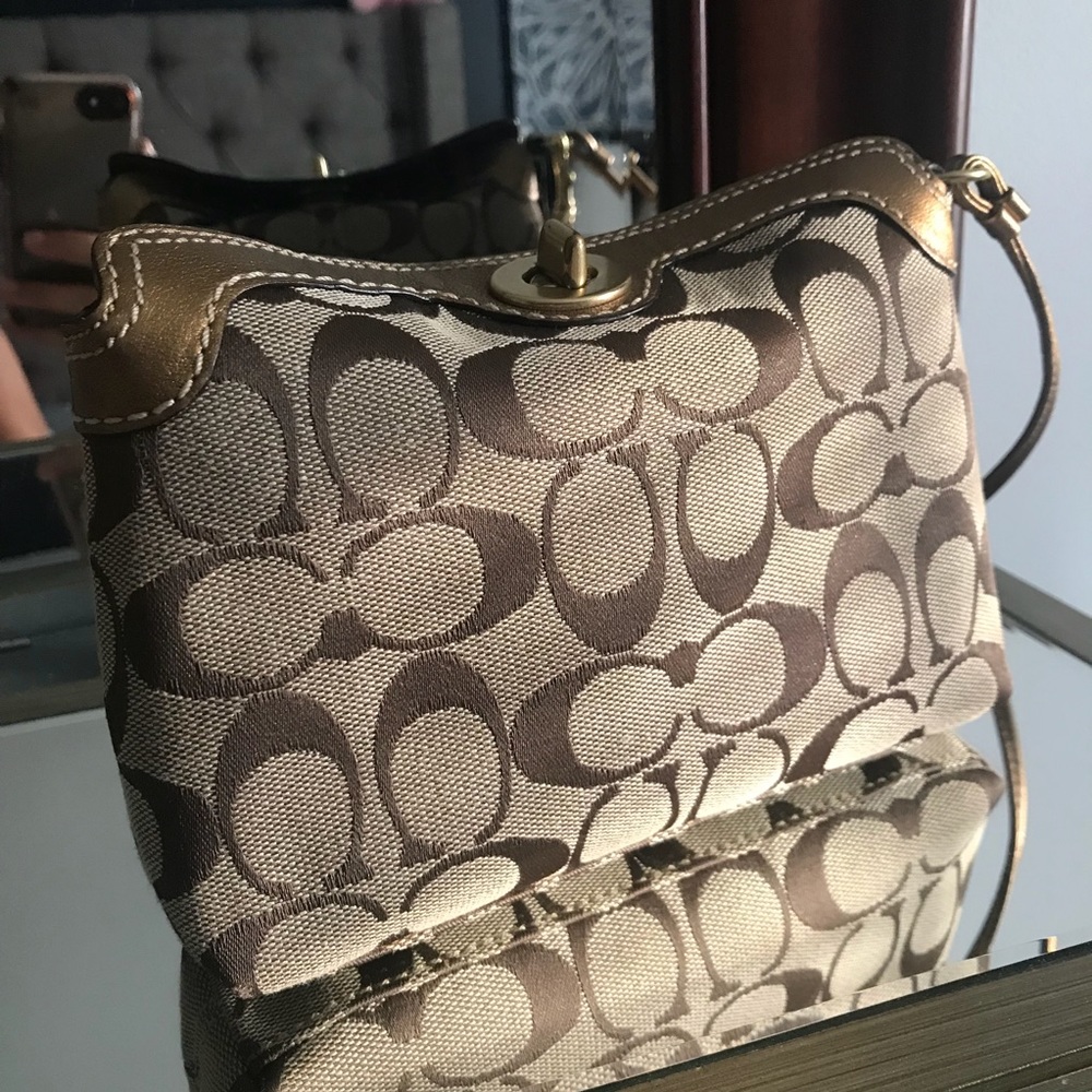 Classic Coach wristlet